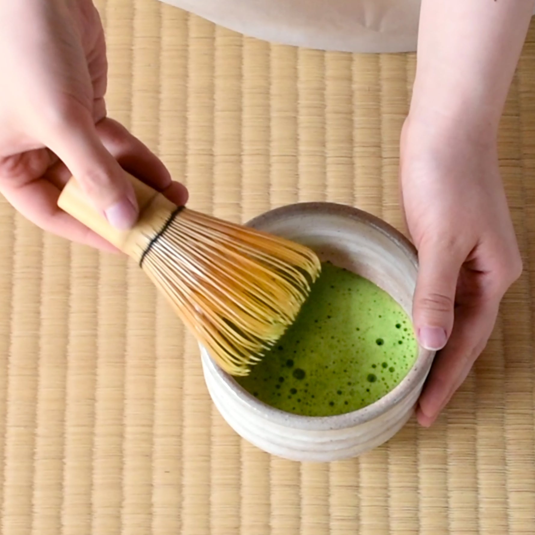 What is Matcha? Your Guide to the Green Tea Trend 🌿
