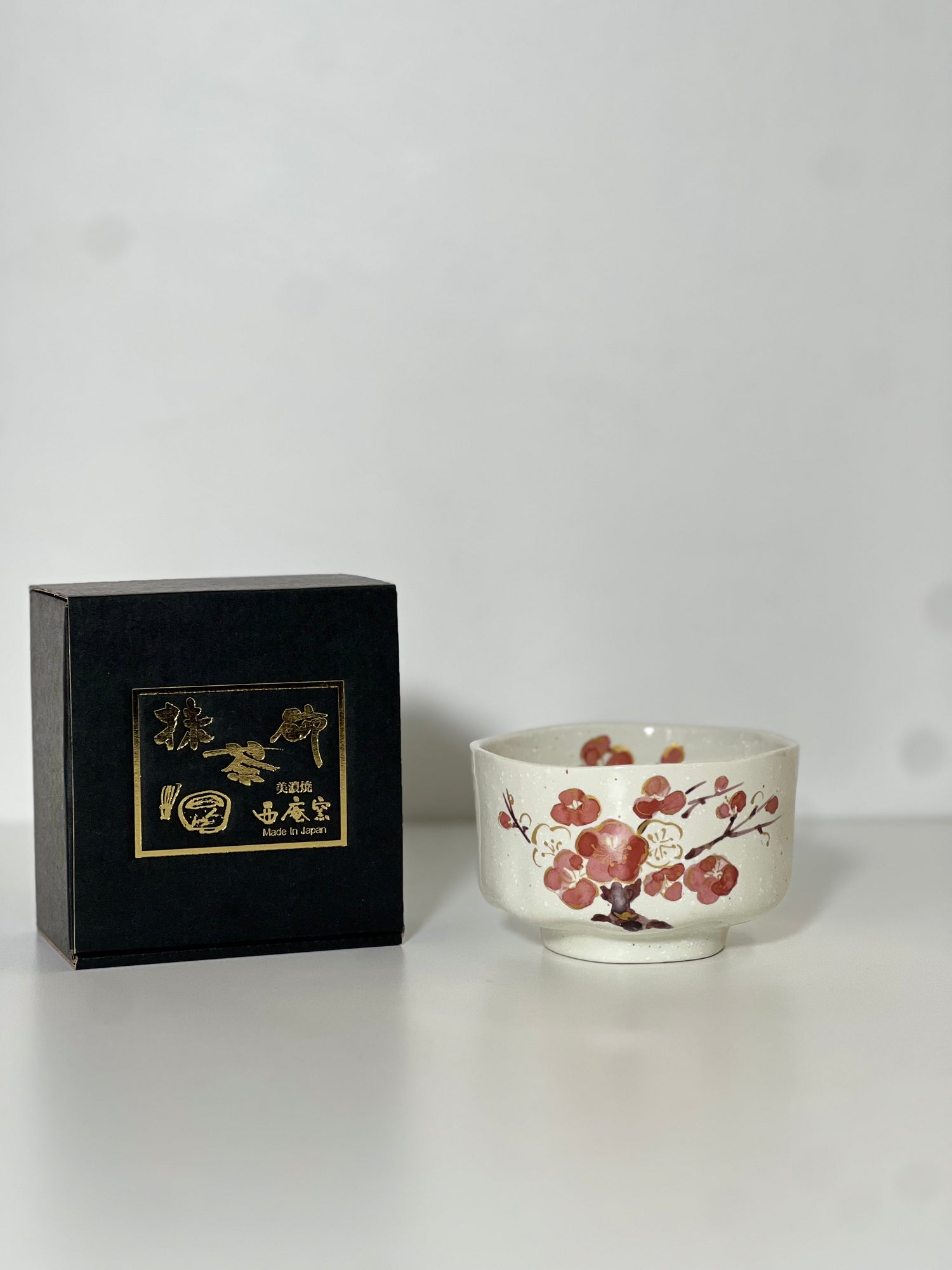 Japanese Ceramic “Kin-Sai Ume” Matcha Bowl – Gold-Accented Plum Design