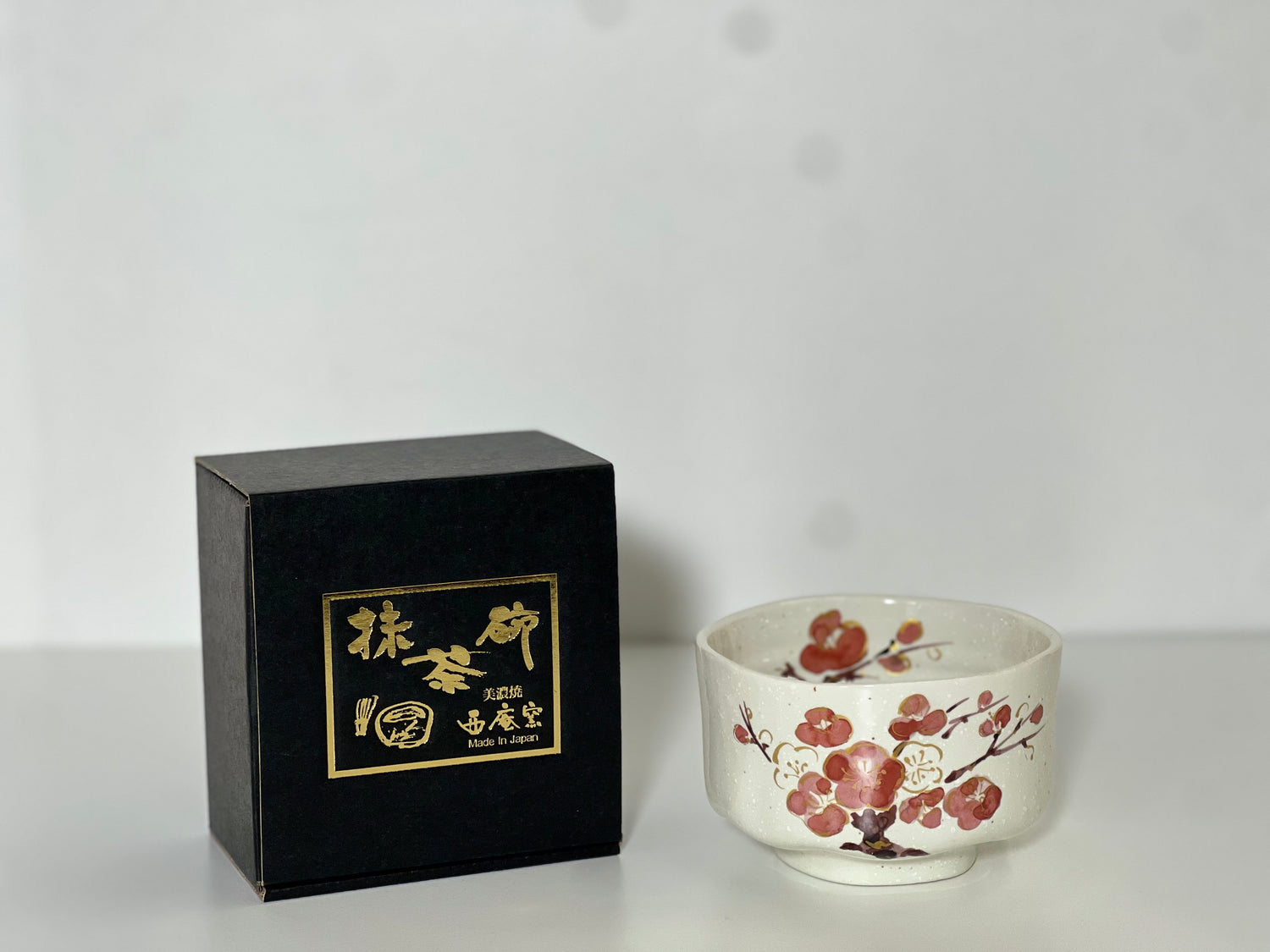 Japanese Ceramic “Kin-Sai Ume” Matcha Bowl – Gold-Accented Plum Design