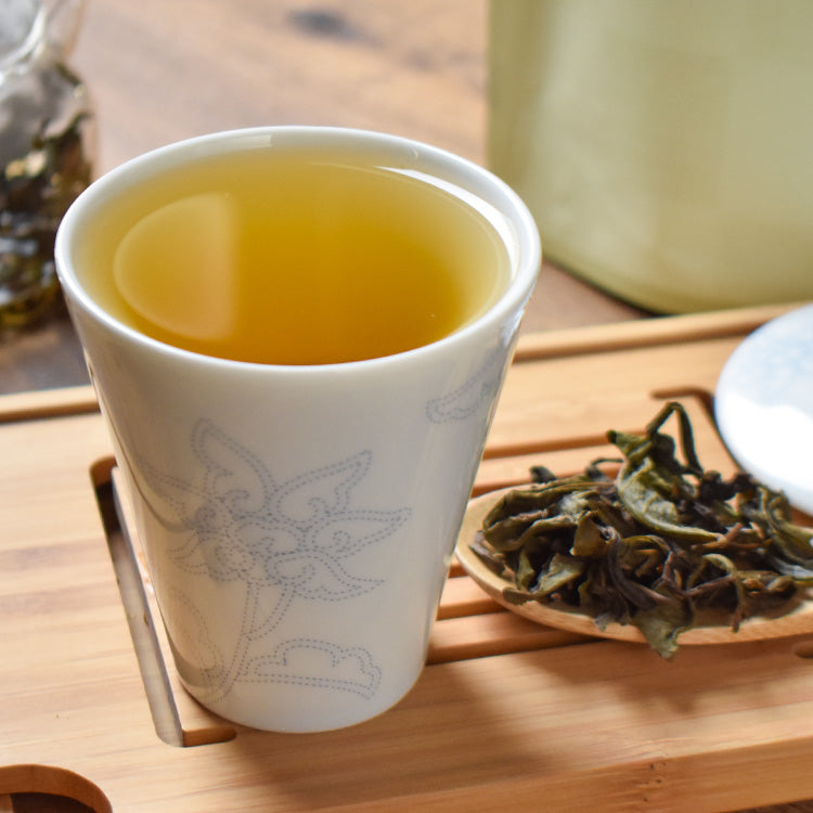 Japanese organic oolong tea