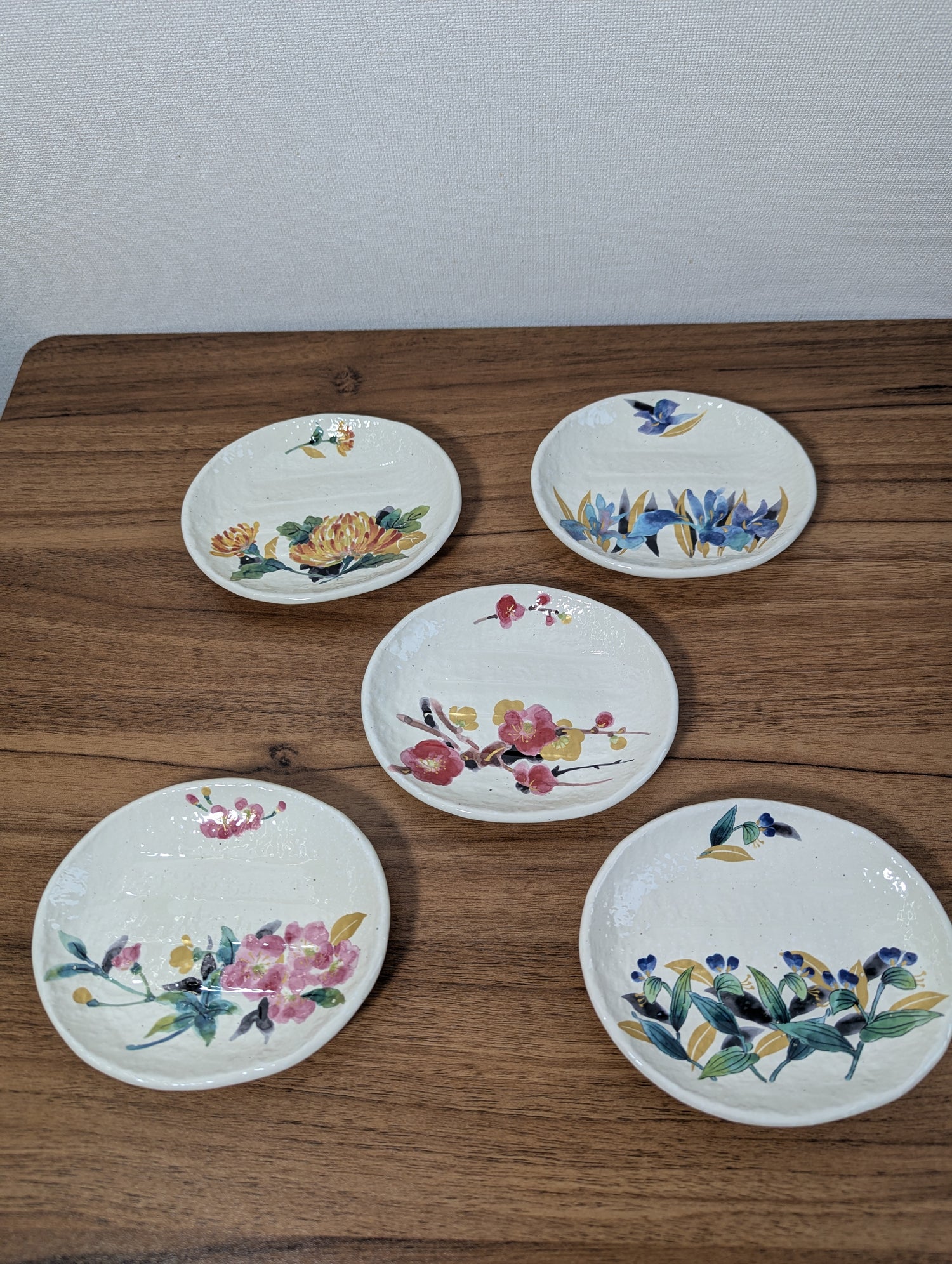 Manyo Wildflower（万葉草花） Japanese Plate Set – Traditional Ceramic Tableware